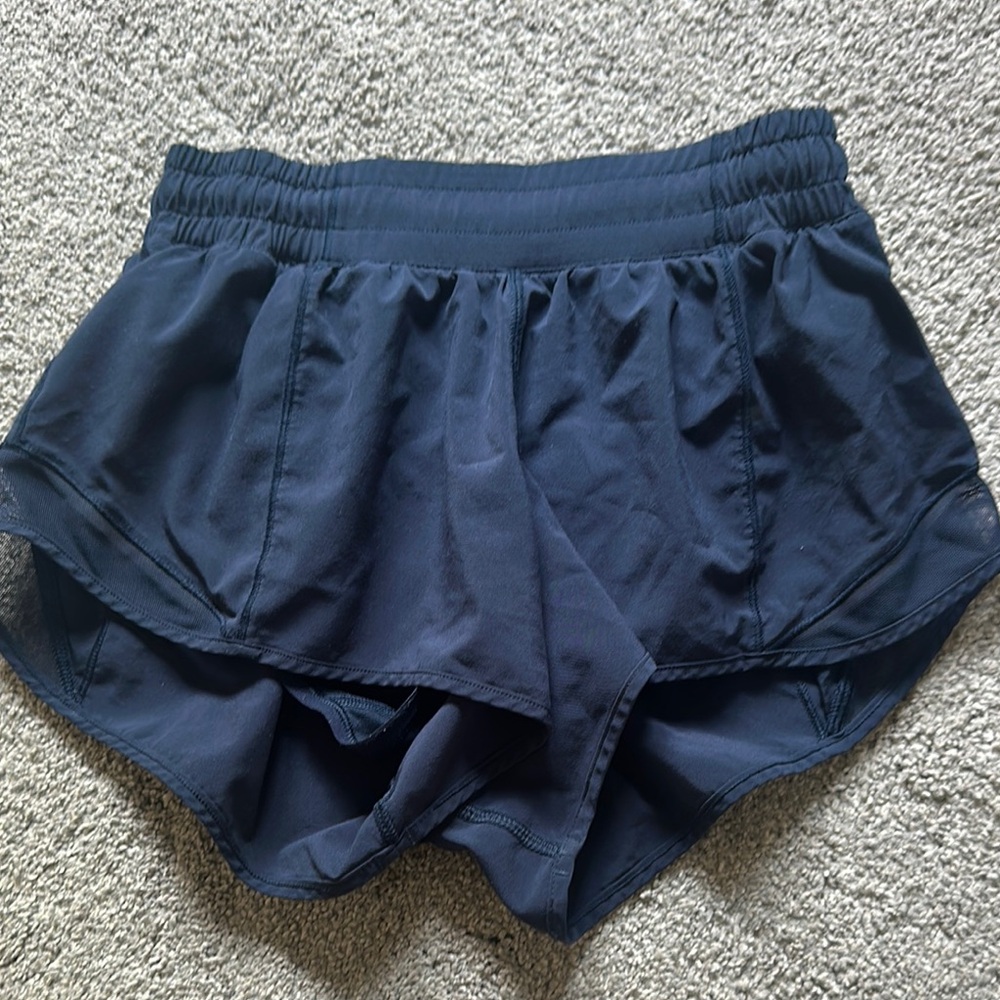 Lululemon Hotty Hot Shorts 2.5!